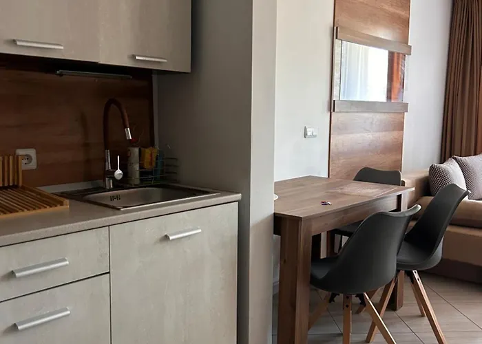 B8 Luxury In Life Апартамент